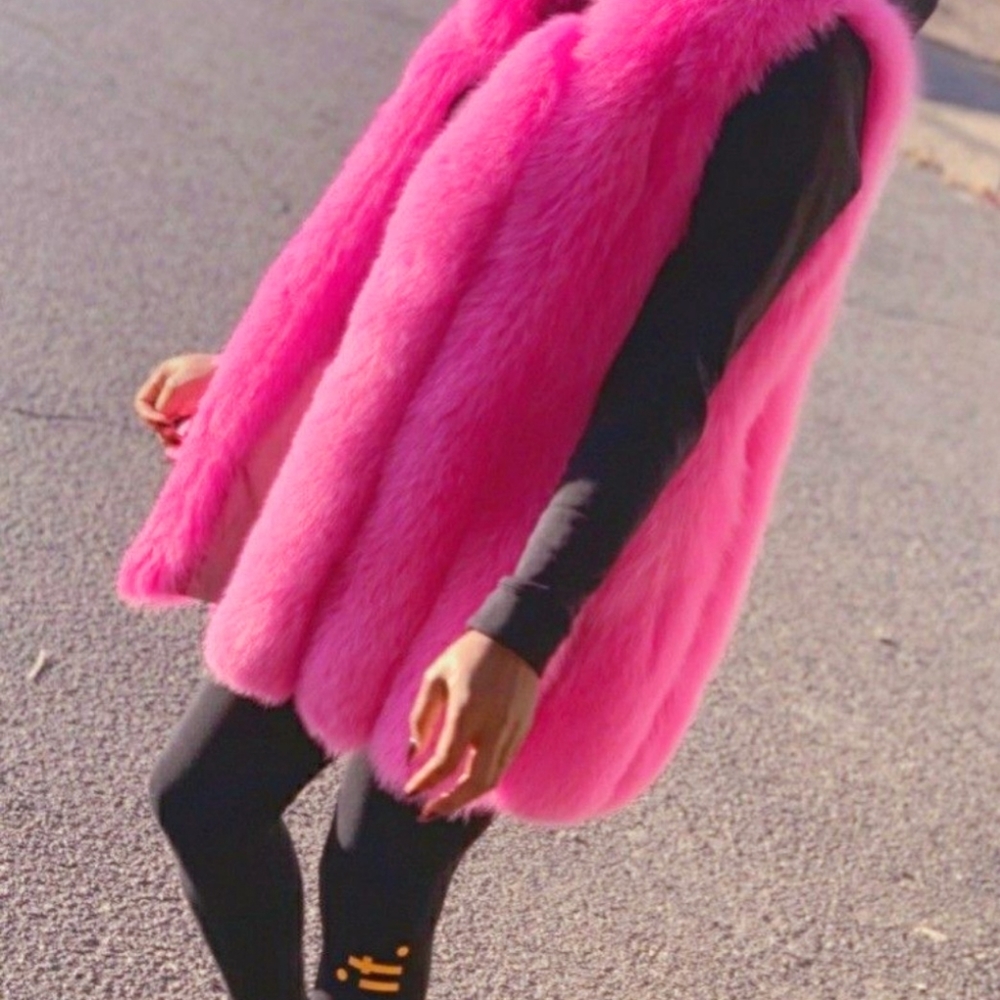 Real fur Vest Hot Pink.M-L.😍😲💗